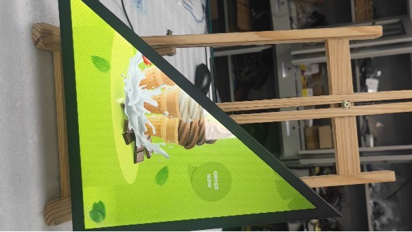 揭秘異形廣告機：革新傳播的5大特征！