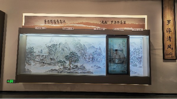 解析滑軌屏的出現比傳統展有什么優勢？